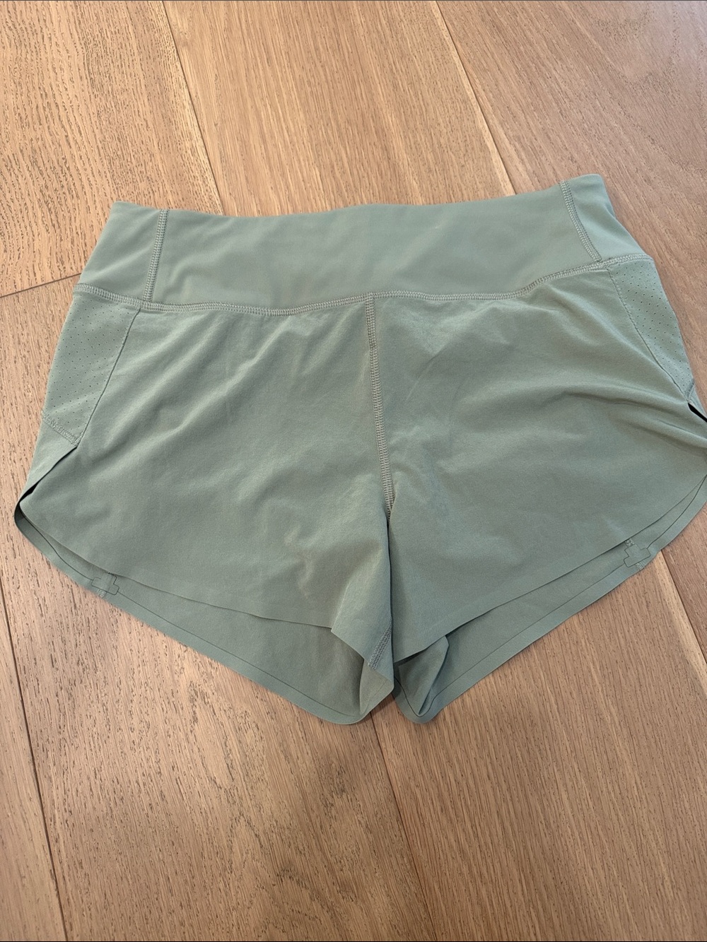 Athleta Olive Green Run With It 3.5 Inch Athletic Running Shorts